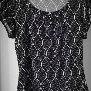 Source Unknown Black and White Patterned Blouse